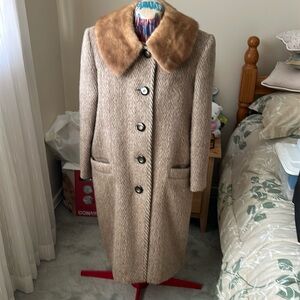Vintage Winter Coat with fur collar